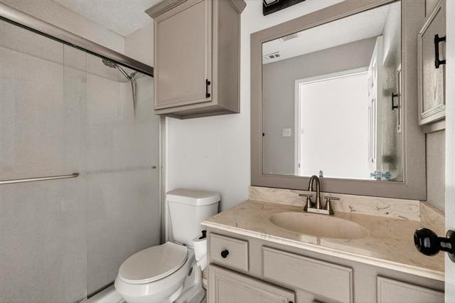 Building Photo - 2864 Hampshire Ln