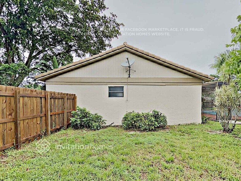 Building Photo - 11364 Fairfield Ct