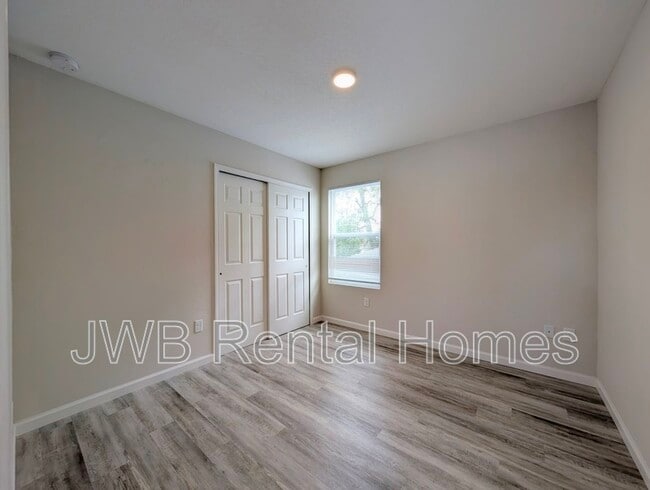 Building Photo - 9027 Cocoa Ave