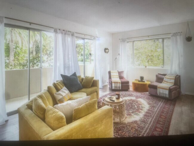 Primary Photo - 1030 Idaho Ave