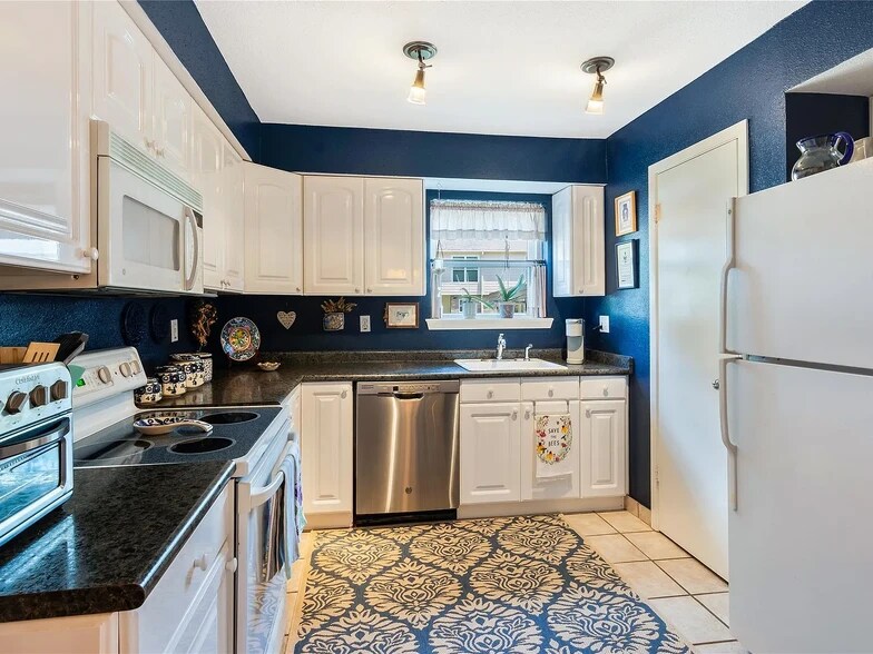 Kitchen Example - 14515 Wunderlich Dr