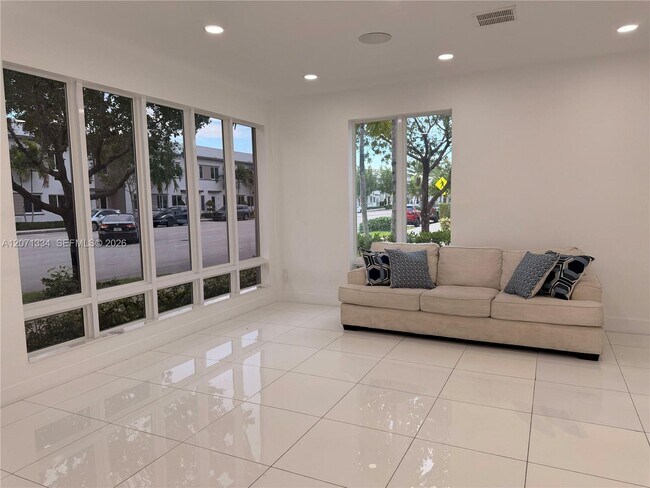 Building Photo - 10330 NW 66th St