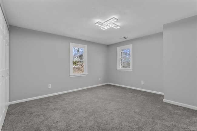 Building Photo - 40 Harkness Dr