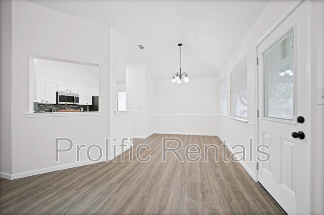 Building Photo - 4417 Briarwood Dr