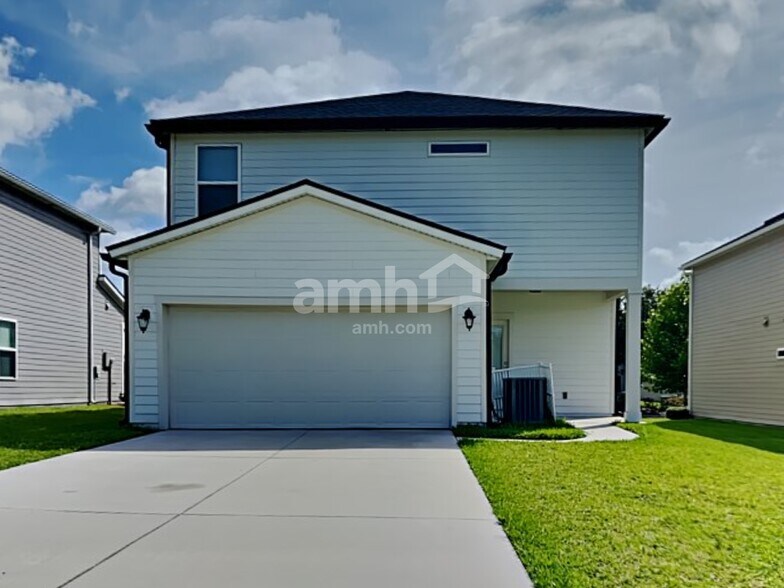 Building Photo - 3255 Roundabout Dr