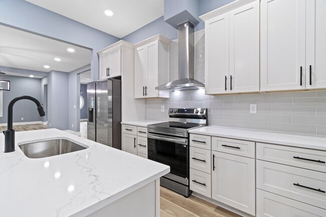 Building Photo - Stunning Fully Renovated Home in the Heart of Historic Oakland City