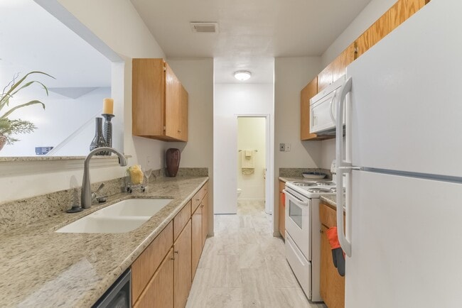 Building Photo - 3126 Holly Hall St