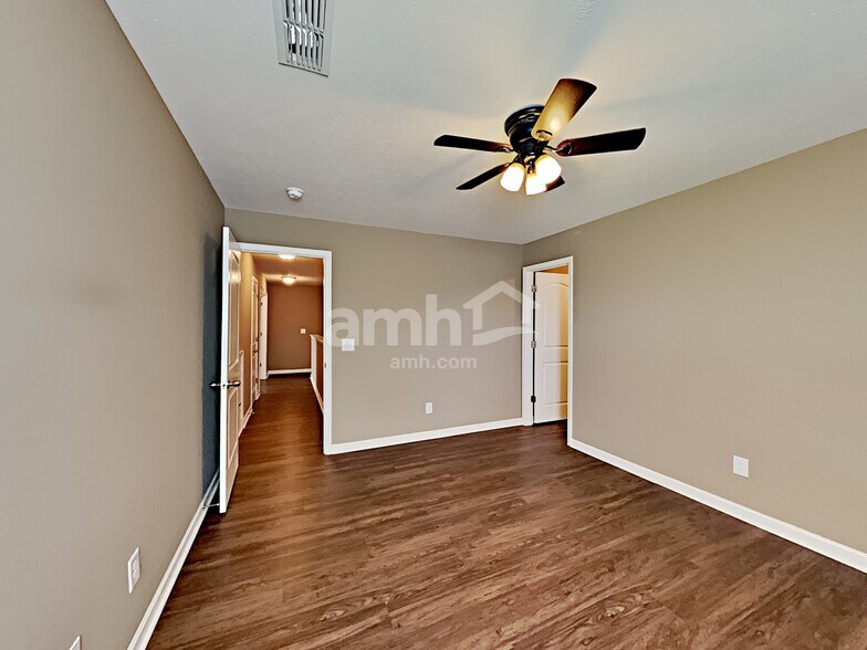 Building Photo - 1116 Selous Dr