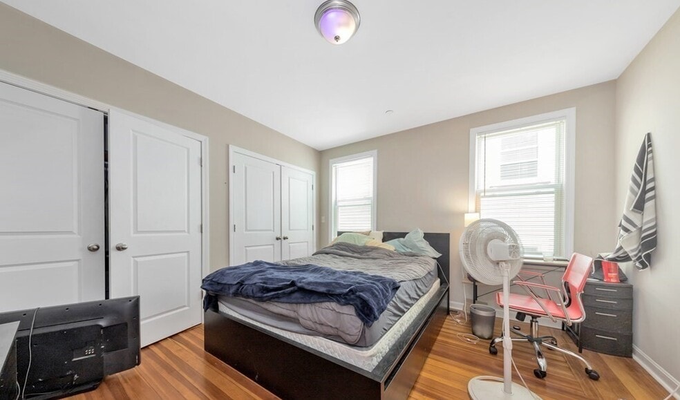 Building Photo - 228 Calumet St