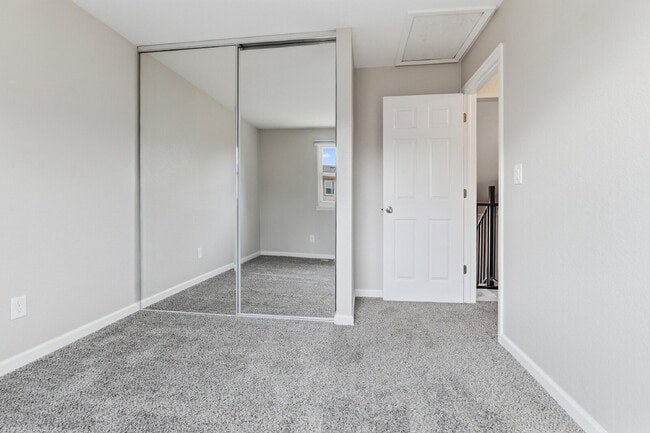 Building Photo - $2,695.95 - 4 Bed, 2 Bath Home in Aurora with Central AC, and In Unit Laundry!