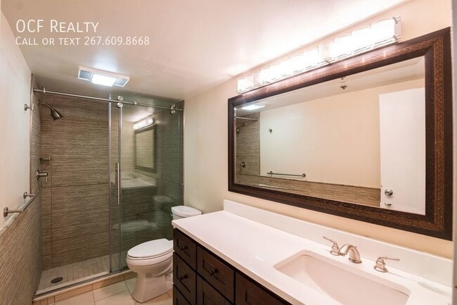 Building Photo - 301 Race St