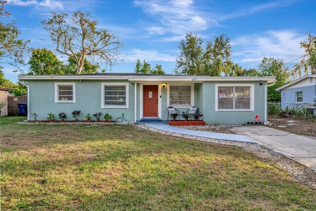 Building Photo - 4213 E Yukon St