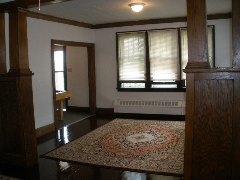 Building Photo - 3372 N Oakland Ave