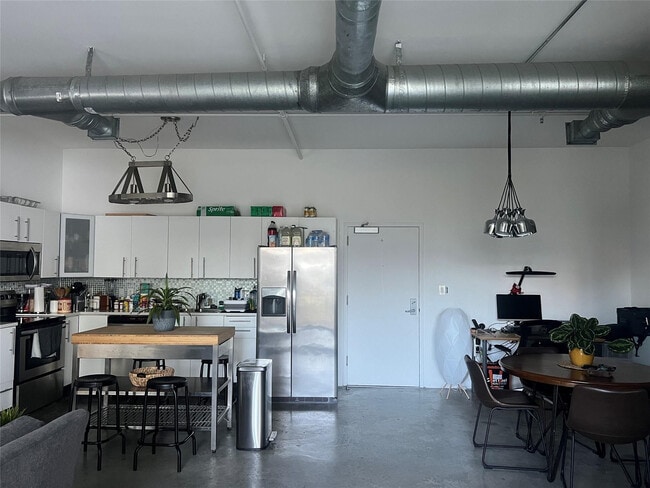 Building Photo - 444 N E St