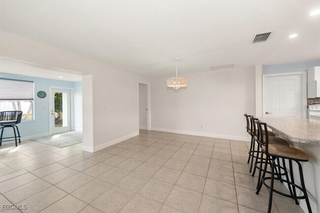 Building Photo - 1030 SE 43rd Terrace