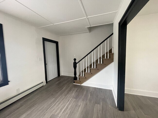 Building Photo - Modern, Fully Renovated 3-Bedroom Apartment – $1,850/month | Pittsfield, MA