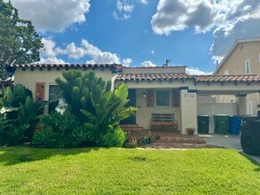 Building Photo - 3722 Somerset Dr