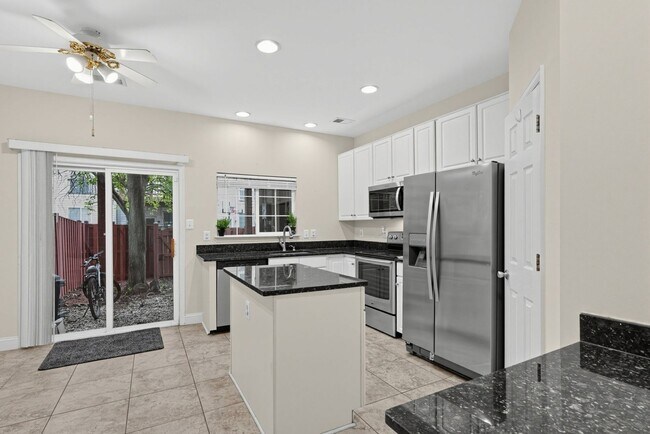Building Photo - 2420 Dew Meadow Ct