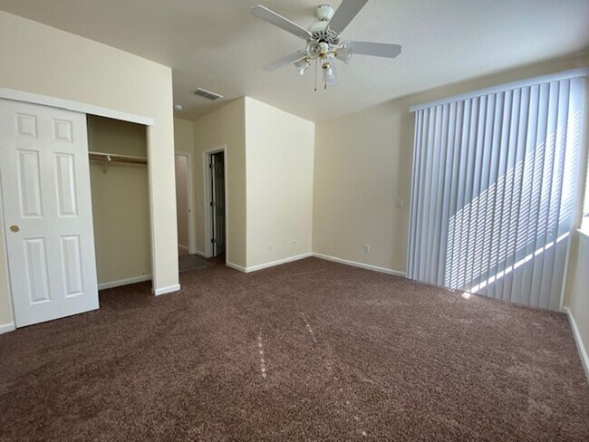 Building Photo - 216 Shanley Ct
