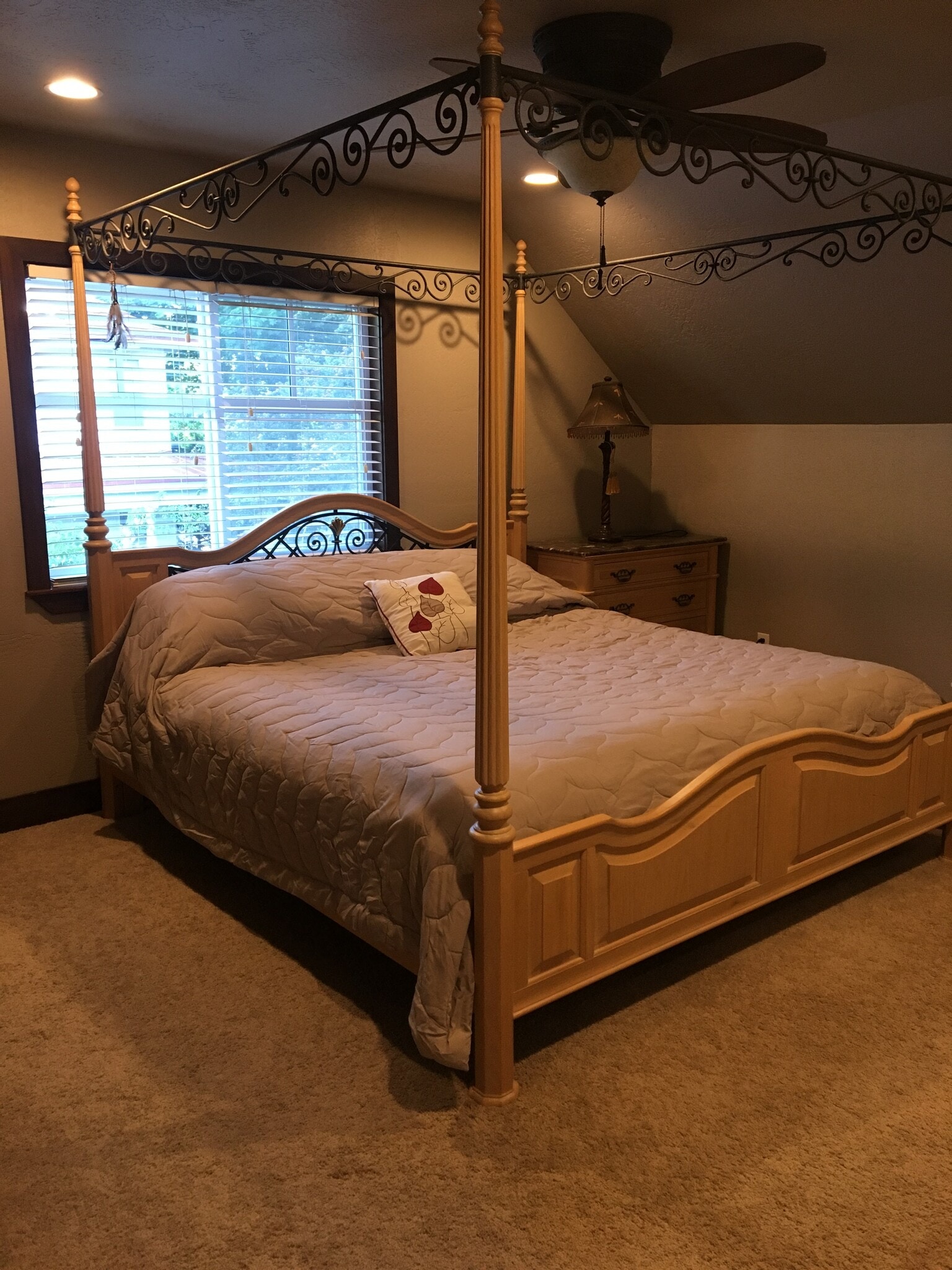 2 room - 908 E Sherman Ave