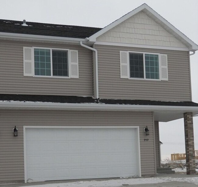 Building Photo - 959 30th Ave W