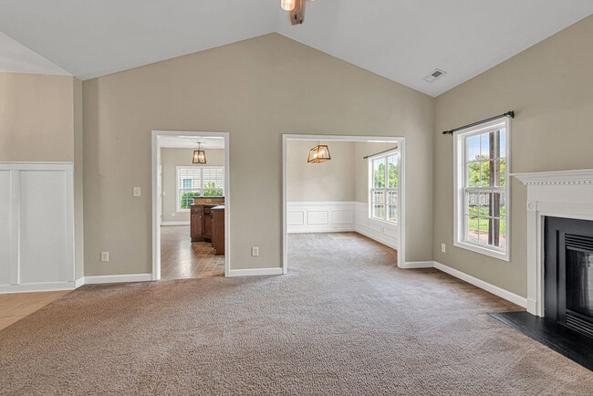 Building Photo - 238 Silver Hills Dr