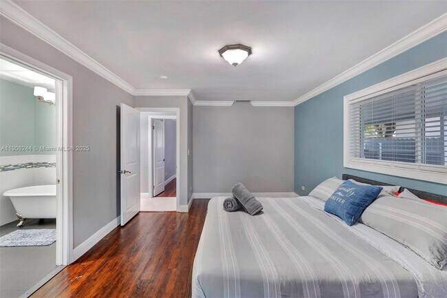 Building Photo - 1804 SW 102nd Ct