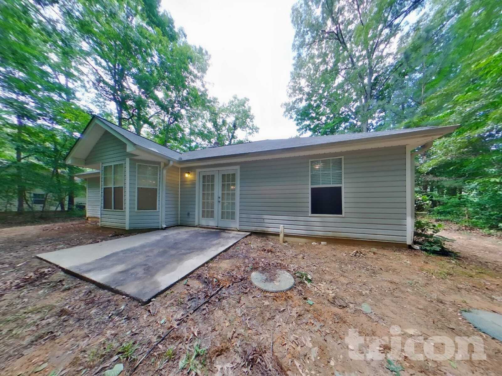 Building Photo - 215 Winterville Dr