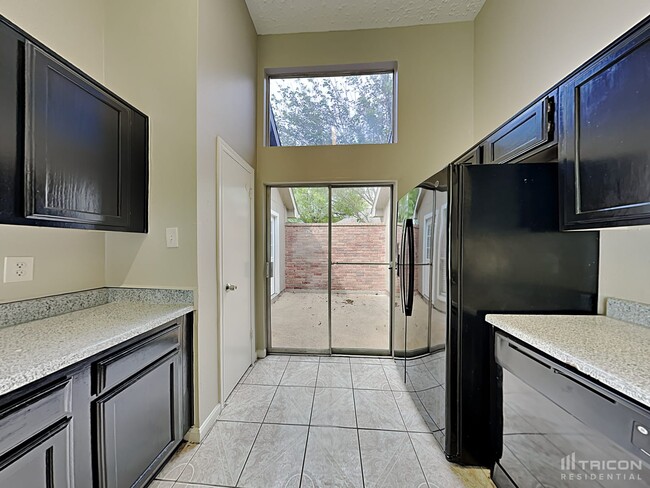 Building Photo - 8711 Croteau Dr