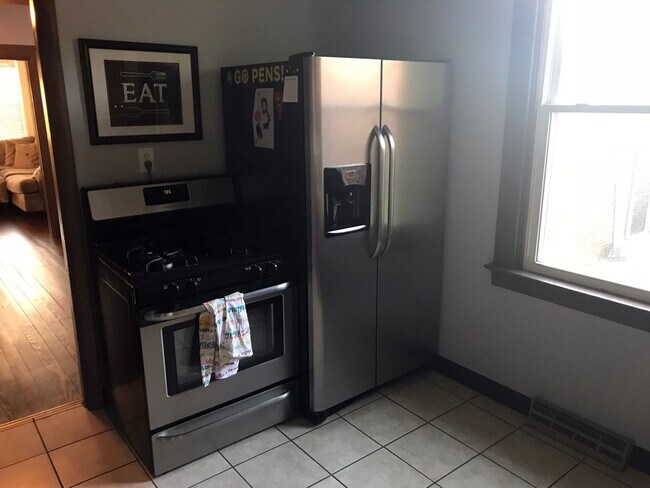 Building Photo - 2-bedroom 1st floor apartment for rent in ...