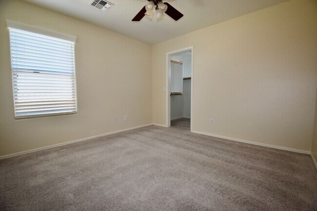 Building Photo - Beautiful Seville Area 4 bedroom Home!