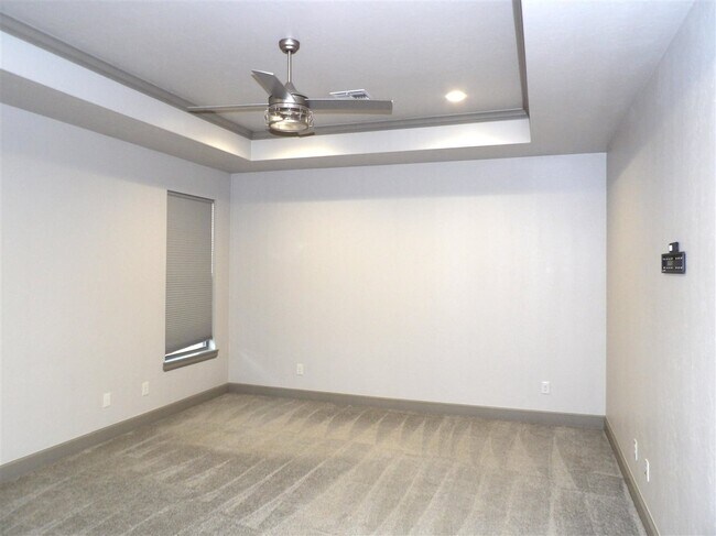 Building Photo - 3914 NE Realtree Dr