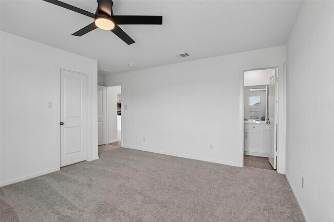 Building Photo - 3188 Dispatch Dr