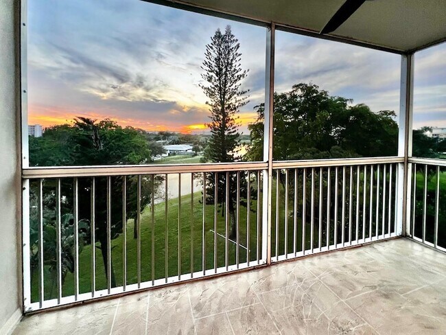 Building Photo - 3010 N Course Dr