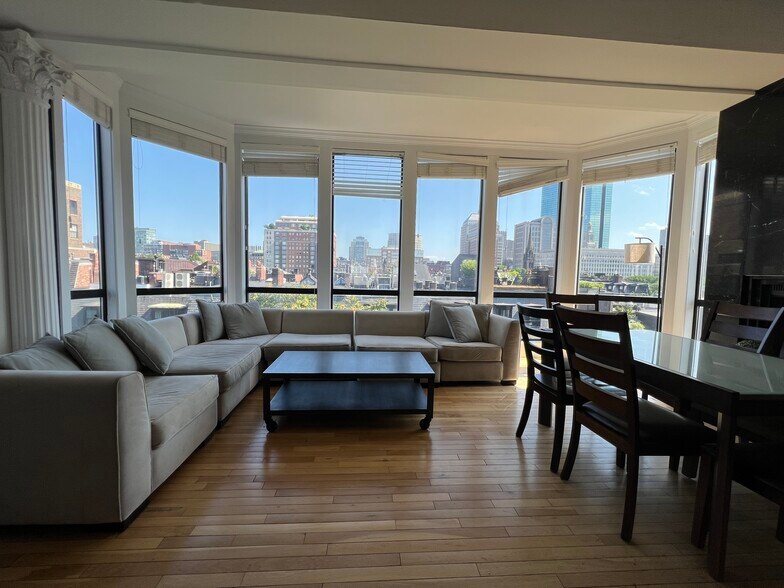 Building Photo - 117 Beacon St