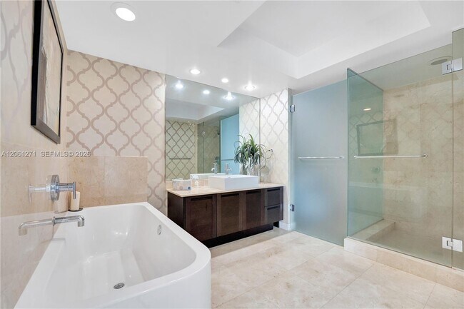 Building Photo - 250 Sunny Isles Blvd