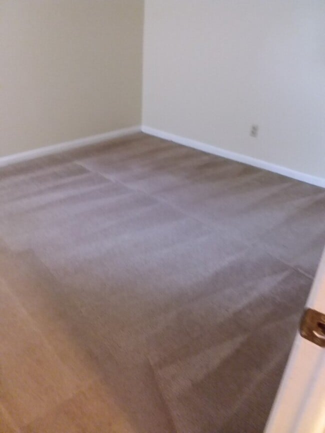 Building Photo - Two Bedroom Townhouse Near NAS Jax