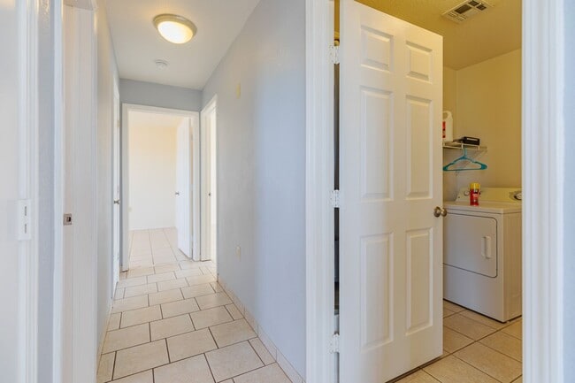 Building Photo - Home with Amazing Vews!