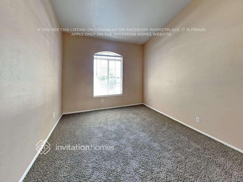 Building Photo - 11634 W Clover Way