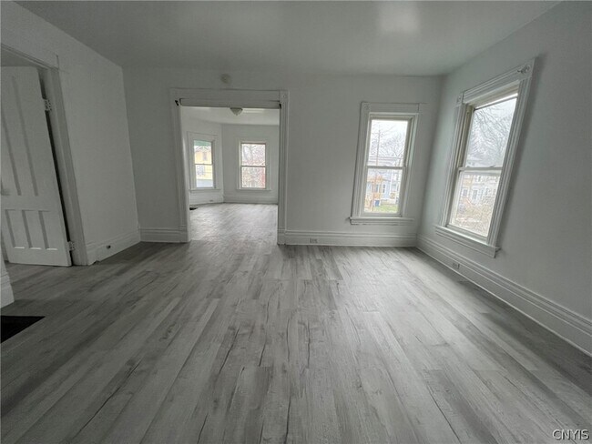 Building Photo - 229 Kellogg St