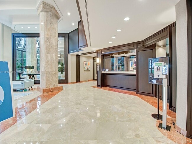Building Photo - 4000 Island Blvd