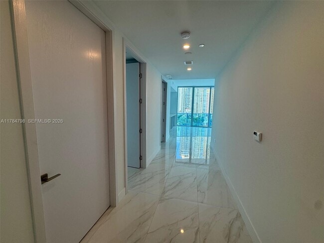 Building Photo - 17550 Collins Ave