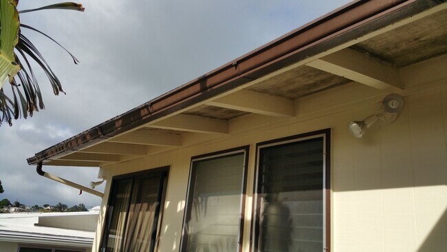 Building Photo - Pearl City 3 bd, 1.5 bath, with 2 car carp...