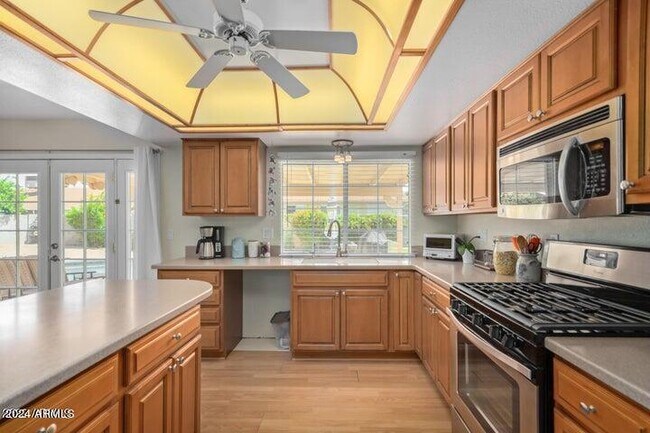 Building Photo - 2447 W Mandalay Ln