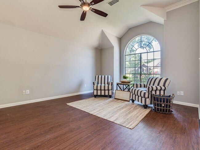 Building Photo - 1104 Quail Ln