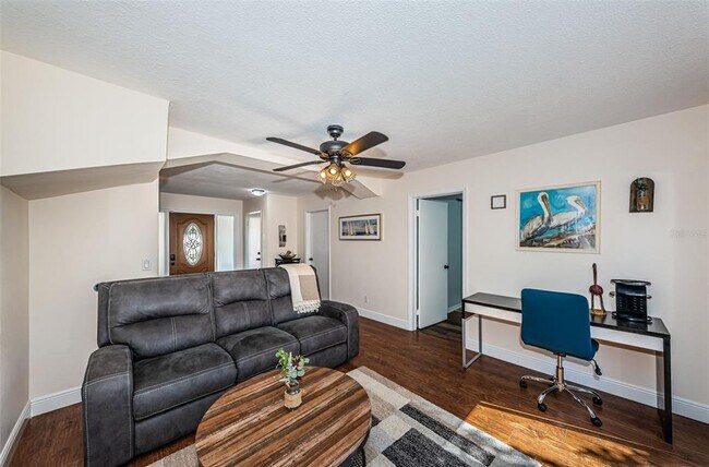 Building Photo - 13556 Bellewood Ave