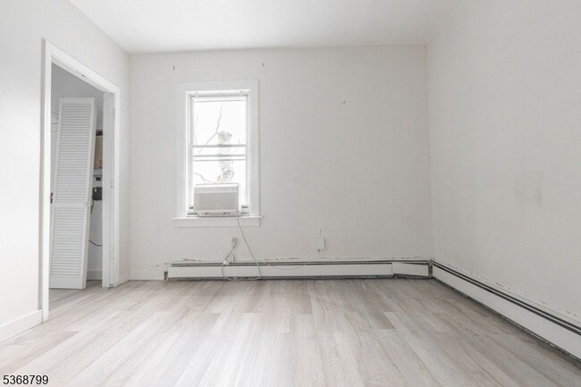 Building Photo - 253 Goldsmith Ave