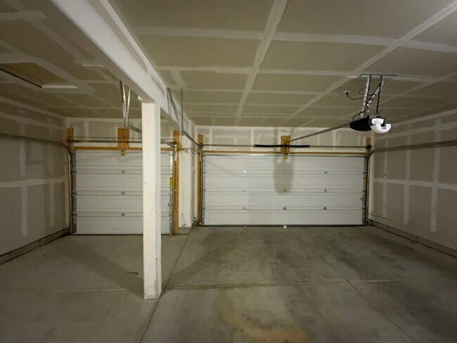 Building Photo - 3 Bedroom Home Available Near Unser Blvd NW & Rainbow Blvd NW!