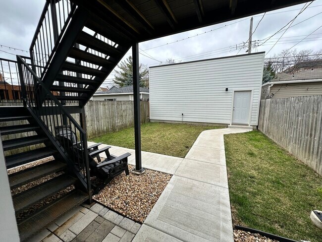 Building Photo - 4222 N Bernard St