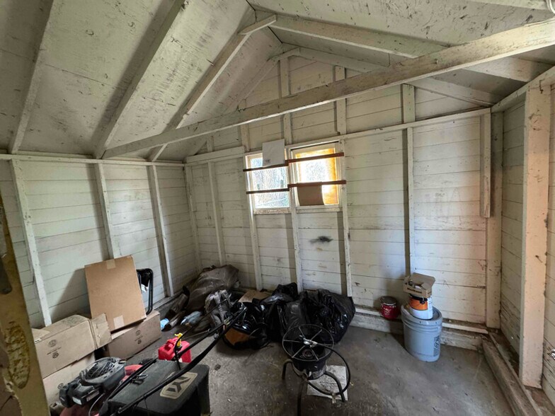 Building Photo - 1617 6th Ave